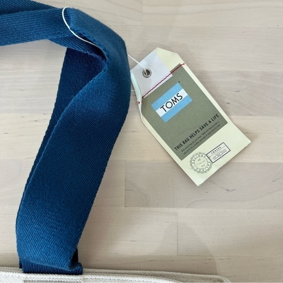 Toms Large Give Today Canvas Tote NEW - Picture 3 of 4